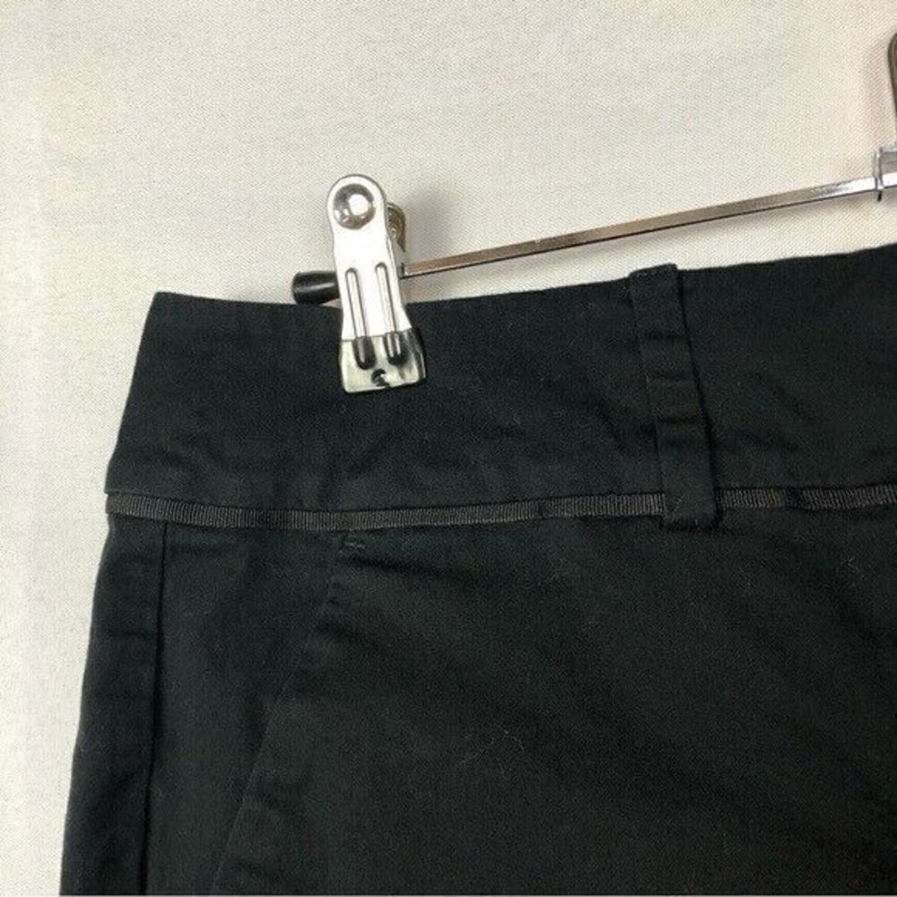 New York & Company Black Cuff Hem Mid Rise Shorts 2 - Picture 3 of 3